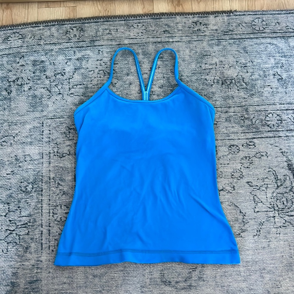 lululemon size 6 blue tank top with shelf bra